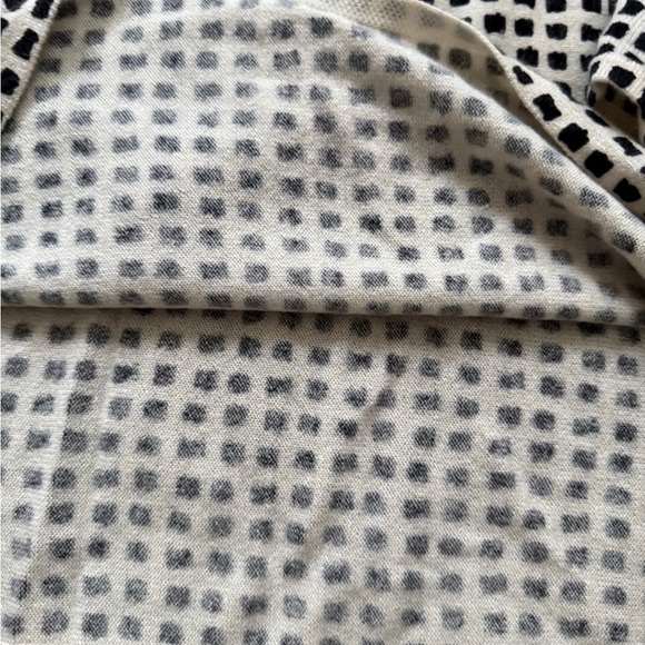 Cashmere Sweater - Picture 6 of 6